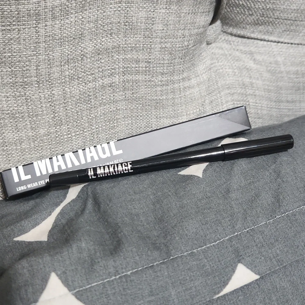 IL Makiage Long Wear Eye Pencil Batman Grey